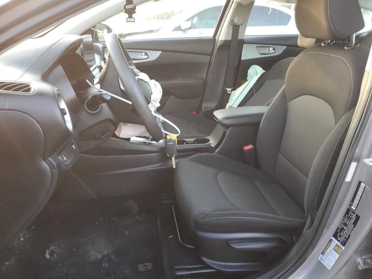 2023 KIA FORTE LX VIN:3KPF24AD8PE553428