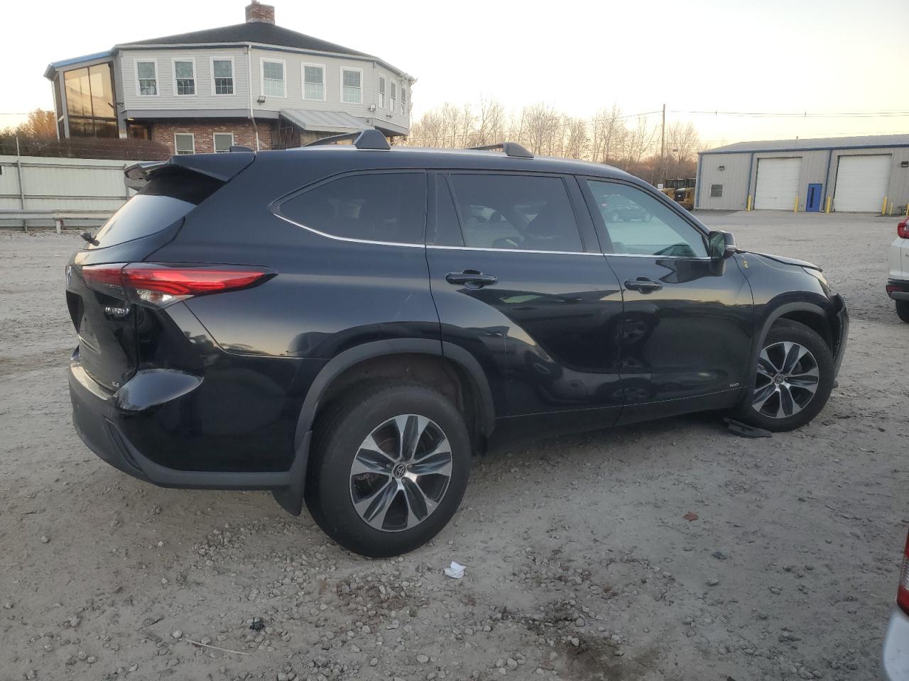 2022 TOYOTA HIGHLANDER HYBRID XLE VIN:5TDHBRCH1NS550220