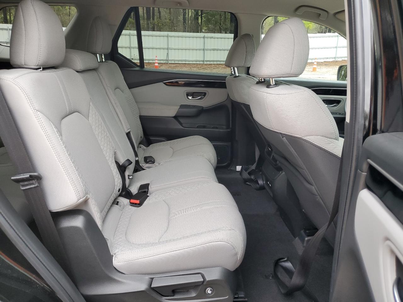 2023 HONDA PILOT LX VIN:5FNYG1H21PB024927