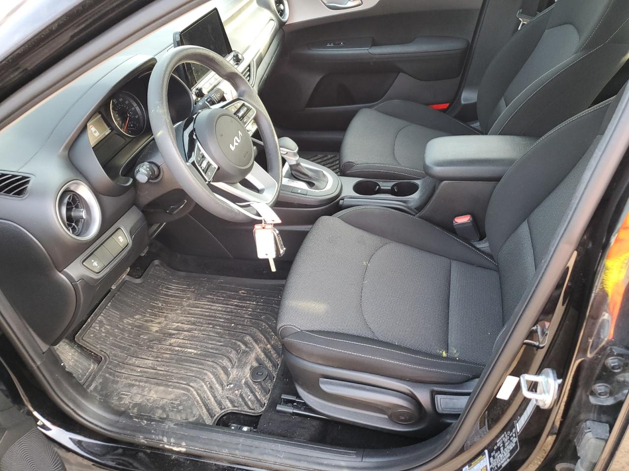 2023 KIA FORTE LX VIN:3KPF24AD8PE555485