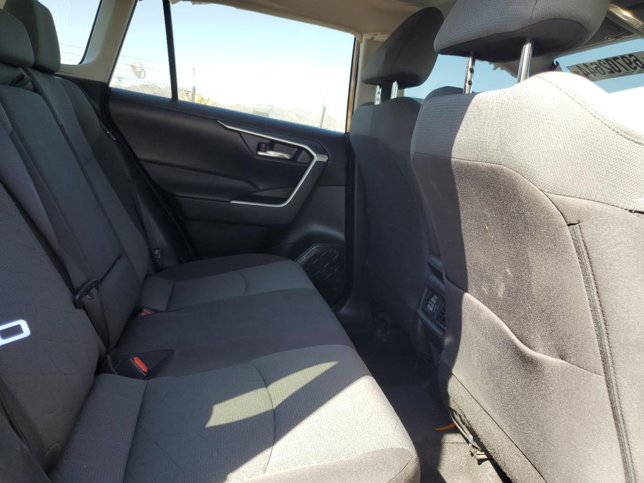 2022 TOYOTA RAV4 XLE VIN:2T3W1RFV4NW215575