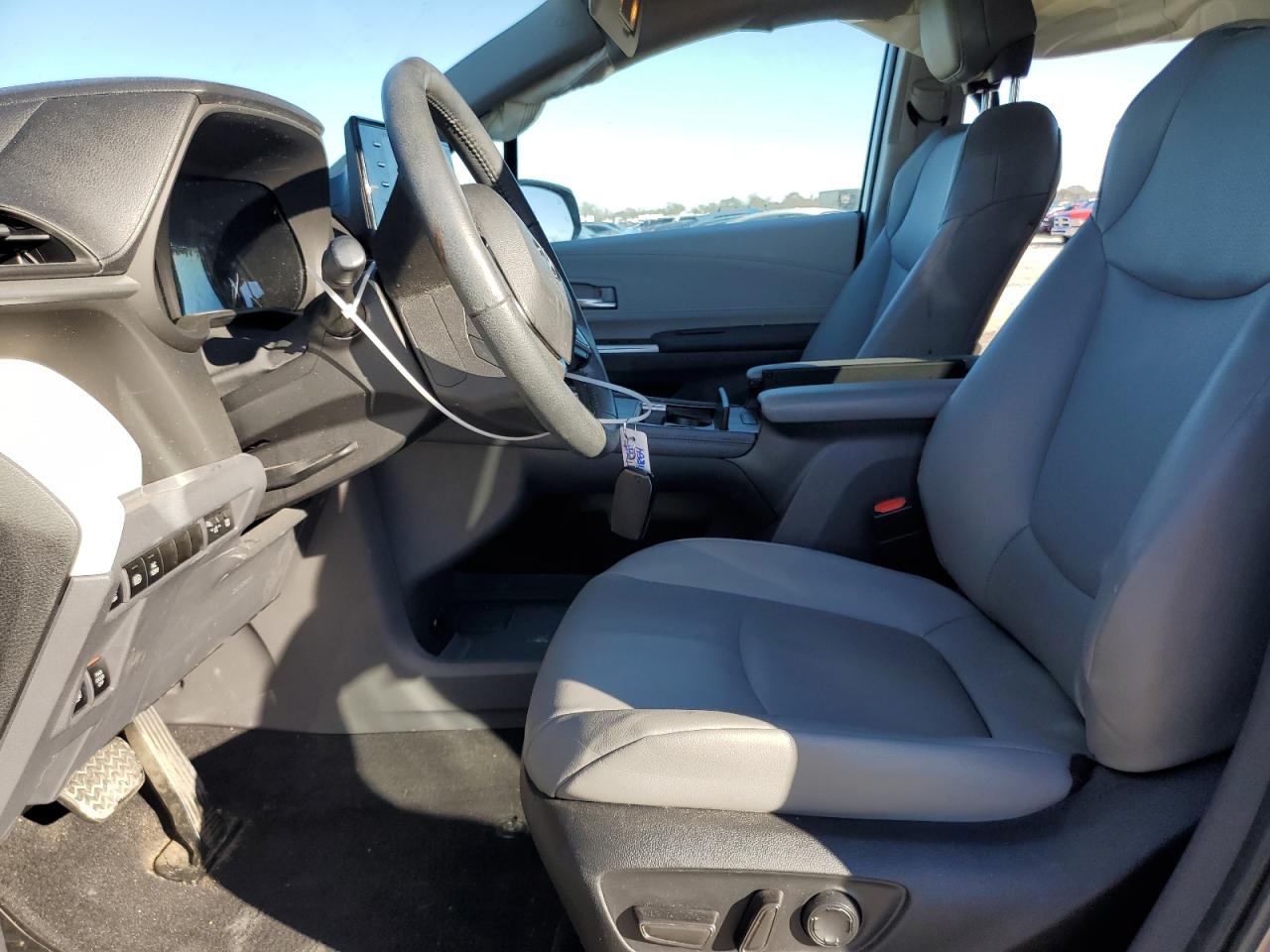 2022 TOYOTA SIENNA XLE VIN:5TDJSKFC2NS057851
