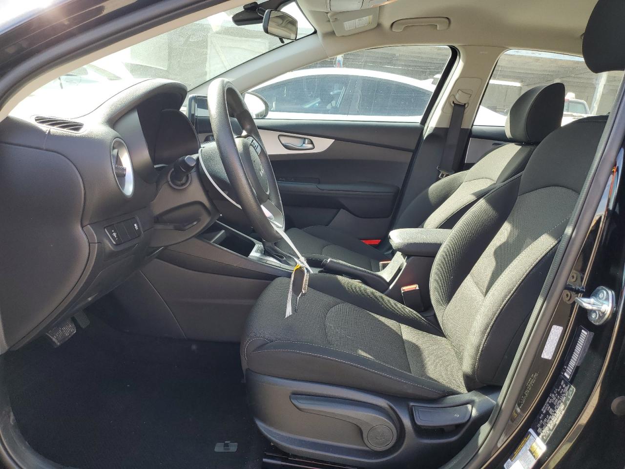 2024 KIA FORTE LX VIN:3KPF24AD1RE811940