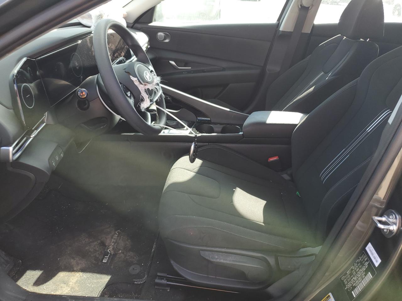 2024 HYUNDAI ELANTRA BLUE VIN:KMHLM4DJ8RU113692