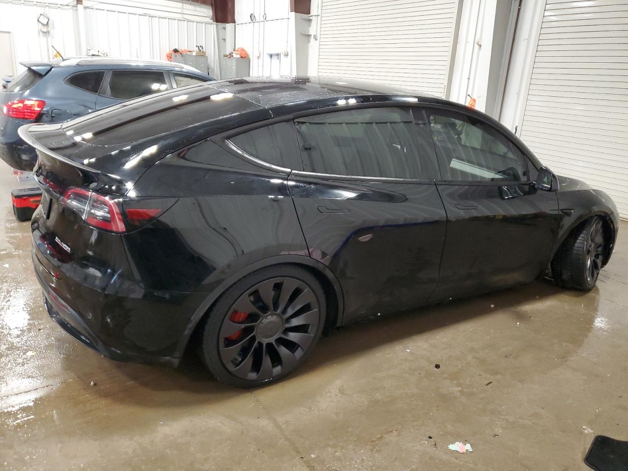 2022 TESLA MODEL Y  VIN:7SAYGDEF4NF511192