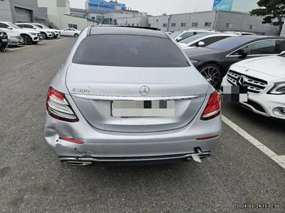 2017 Mercedes-Benz E 300 VIN: