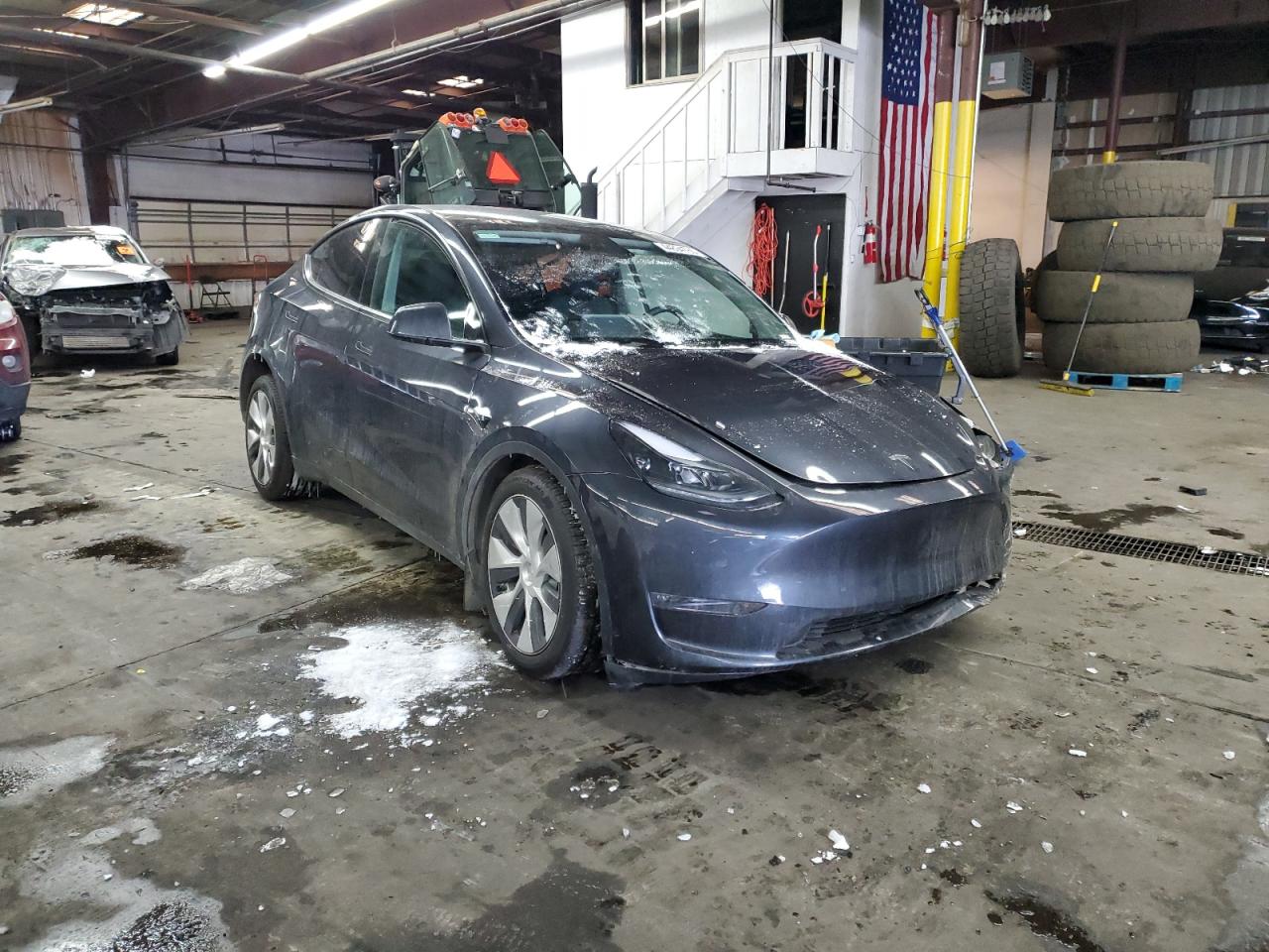 2024 TESLA MODEL Y  VIN:7SAYGDEE8RA252099