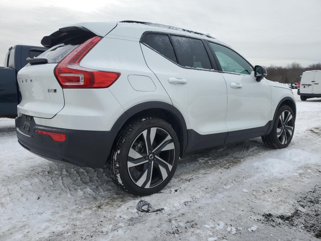 2023 VOLVO XC40 PLUS VIN:YV4L12UW2P2083723