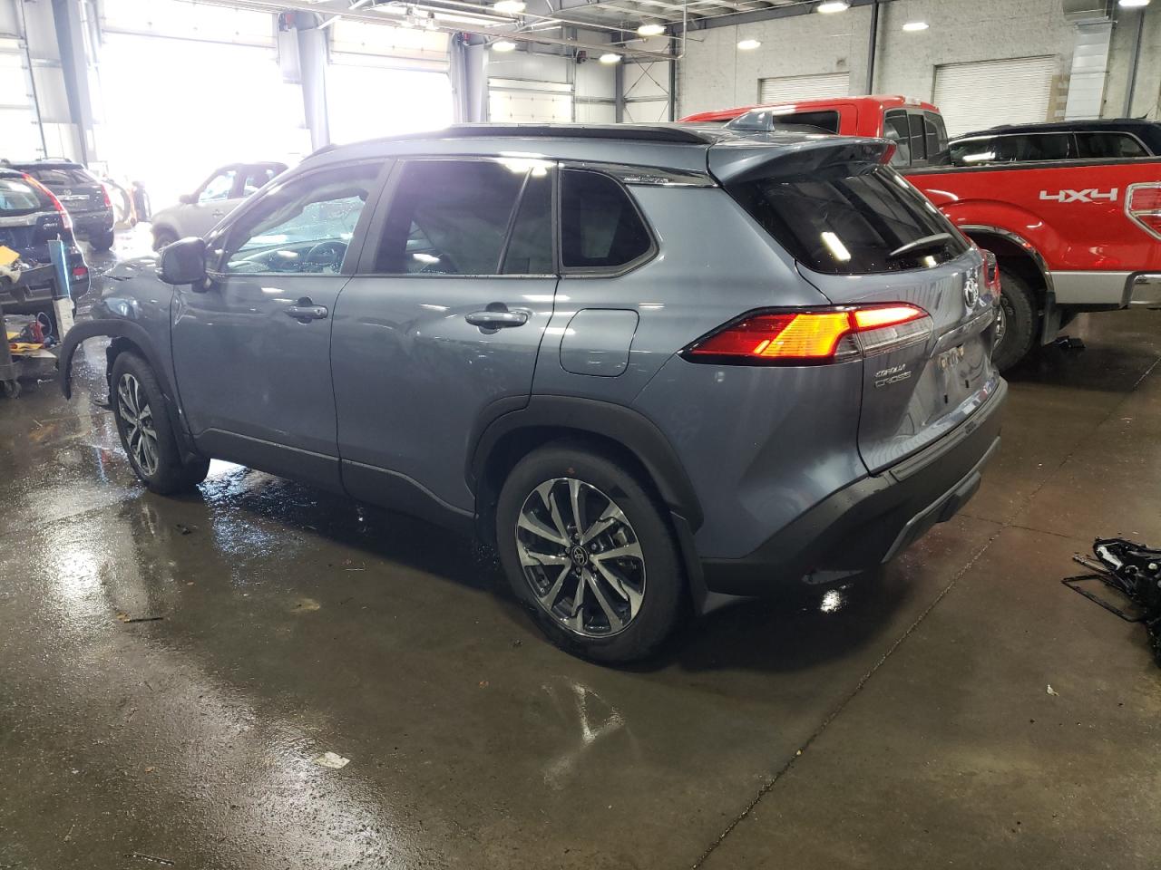 2022 TOYOTA COROLLA CROSS XLE VIN:7MUDAABG0NV038675