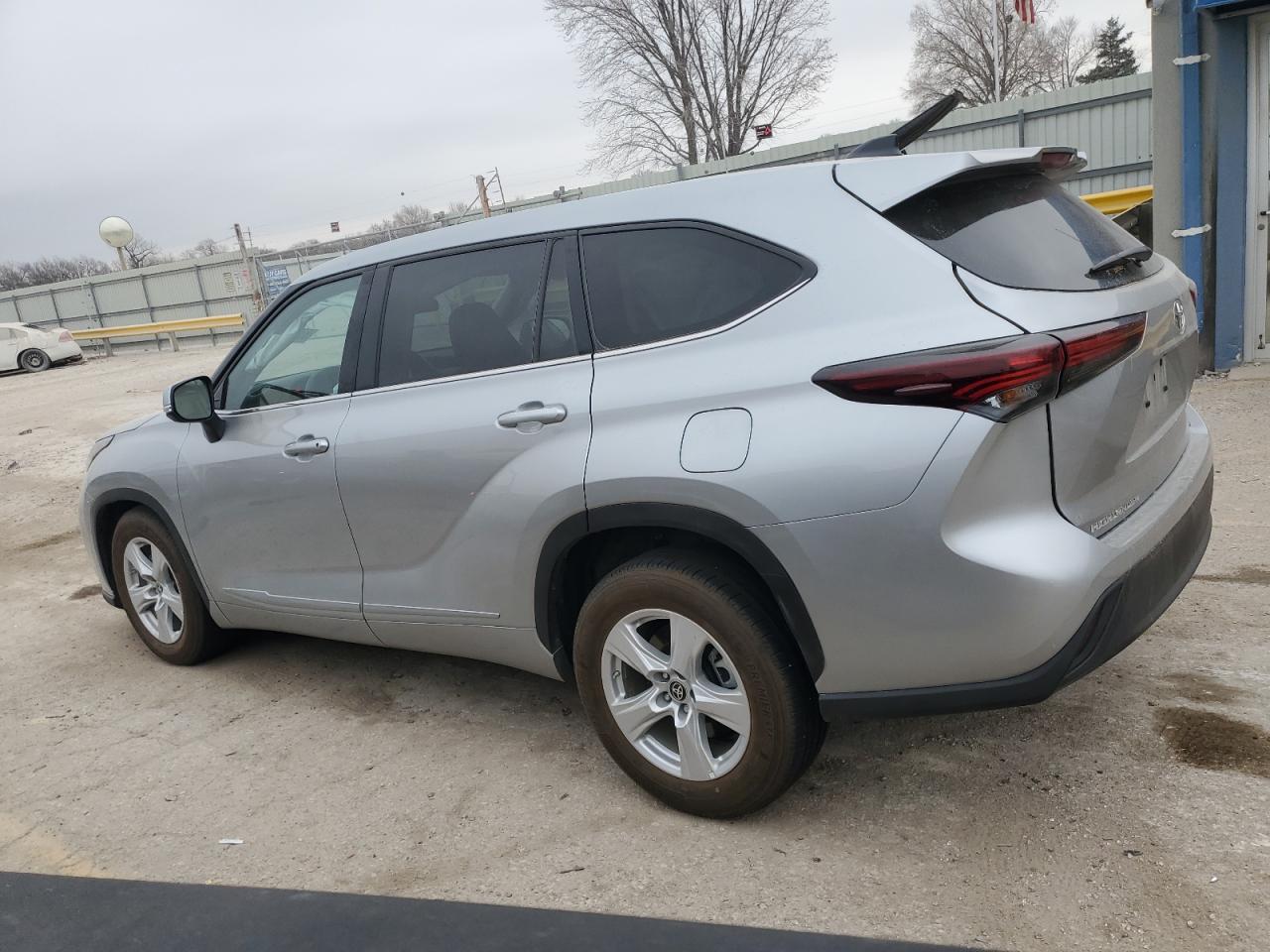 2024 TOYOTA HIGHLANDER LE VIN:5TDKDRAHXRS050484