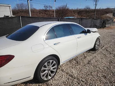 2018 Mercedes-Benz E 300 VIN: