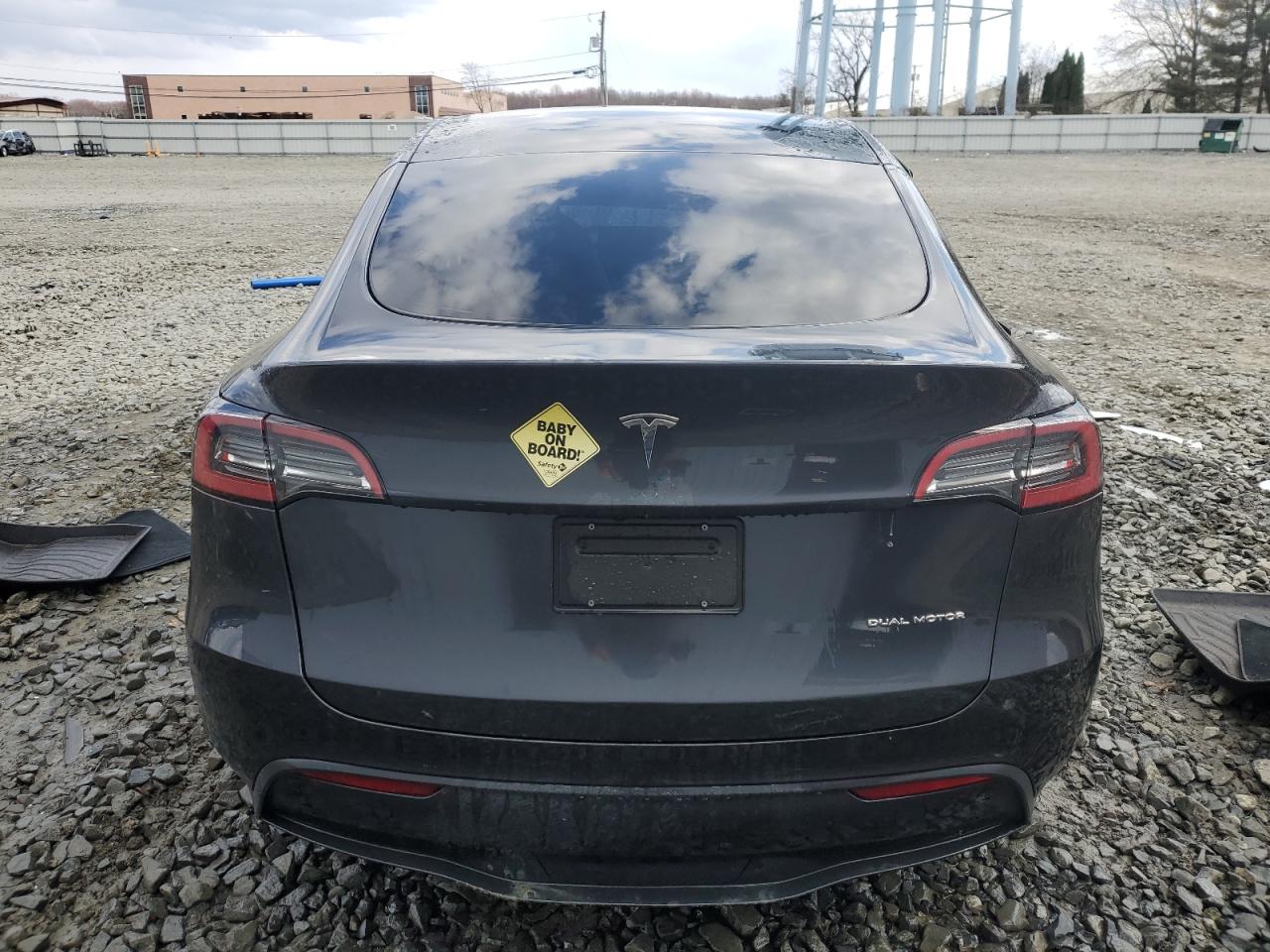 2024 TESLA MODEL Y  VIN:7SAYGAEE0RF008108