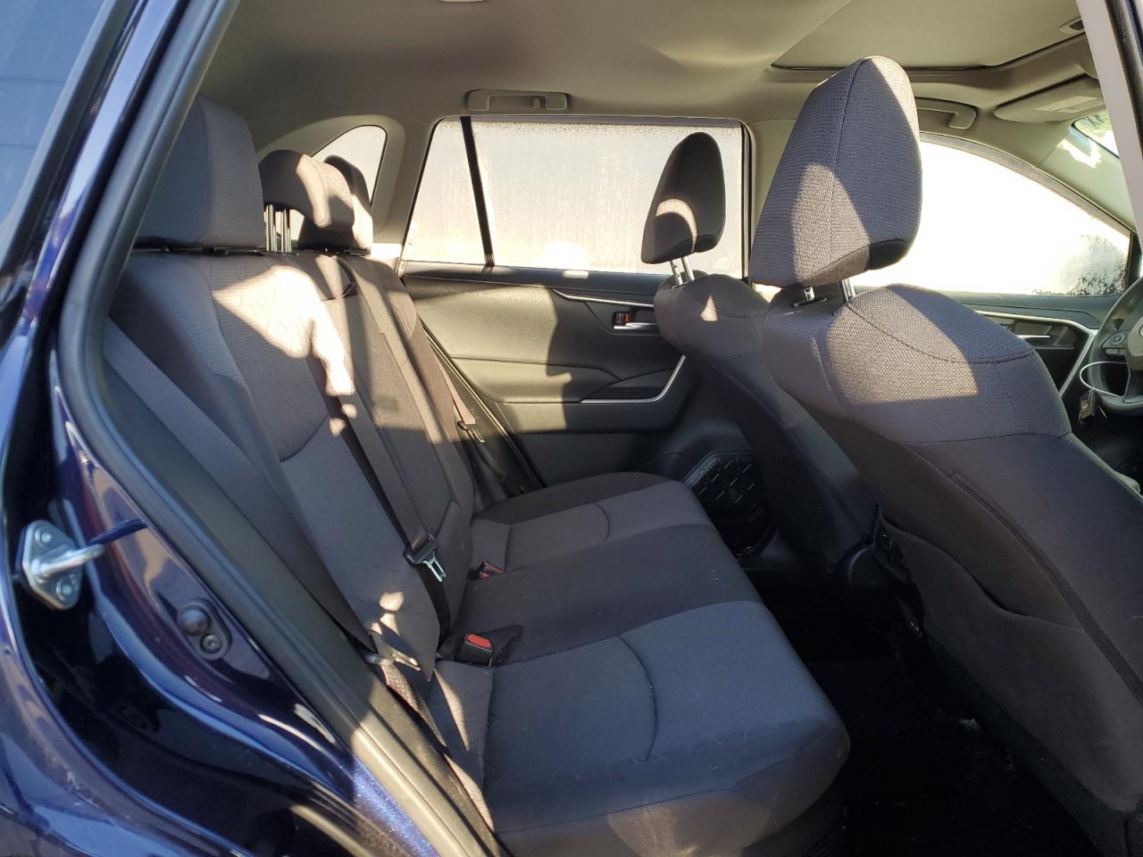 2022 TOYOTA RAV4 XLE VIN:JTMRWRFV4NJ054805