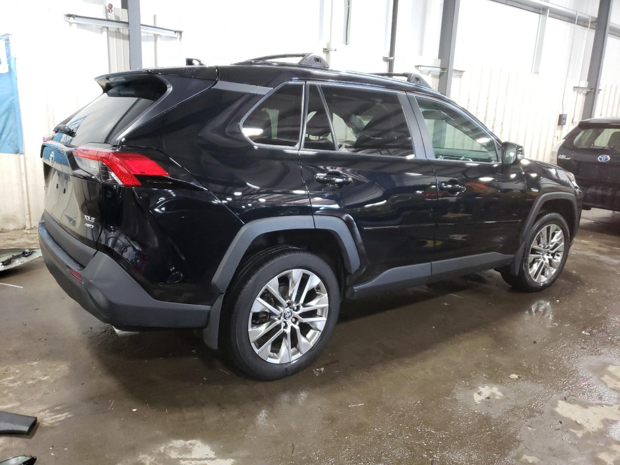 2022 TOYOTA RAV4 XLE PREMIUM VIN:2T3A1RFV7NC257590