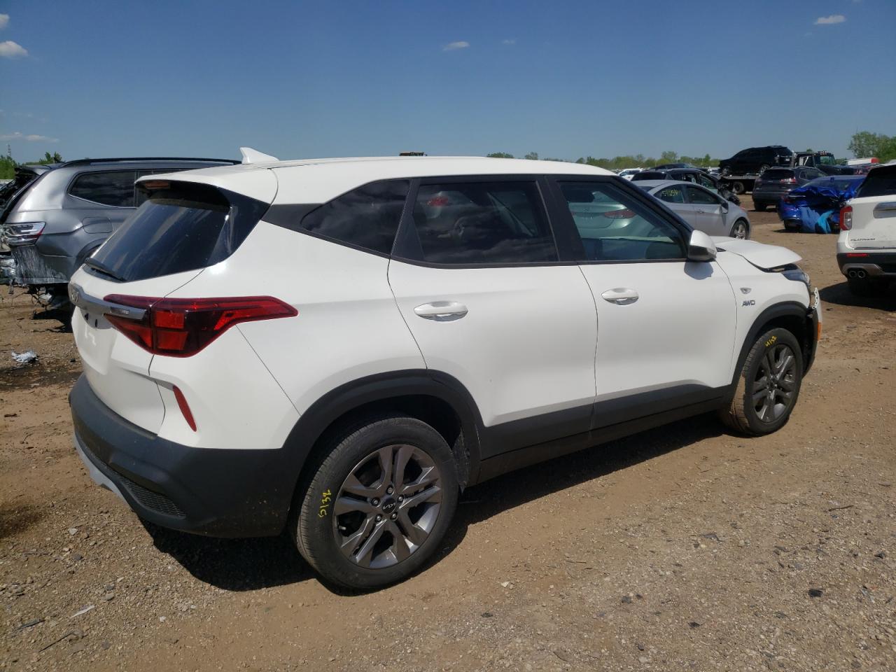 2022 KIA SELTOS LX VIN:KNDEPCAA8N7324354