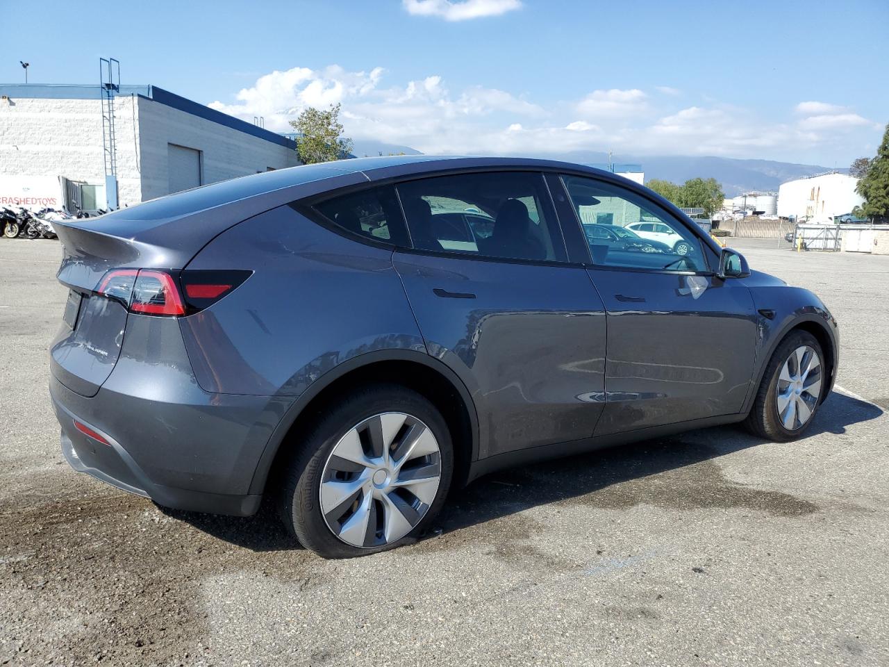 2023 TESLA MODEL Y  VIN:7SAYGDEE2PF890963