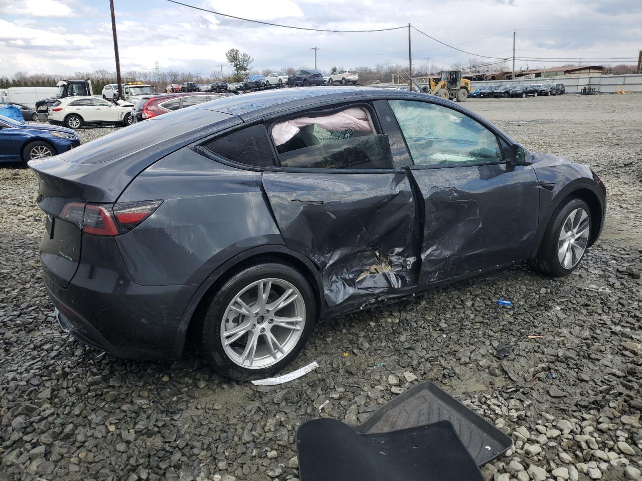 2024 TESLA MODEL Y  VIN:7SAYGAEE0RF008108