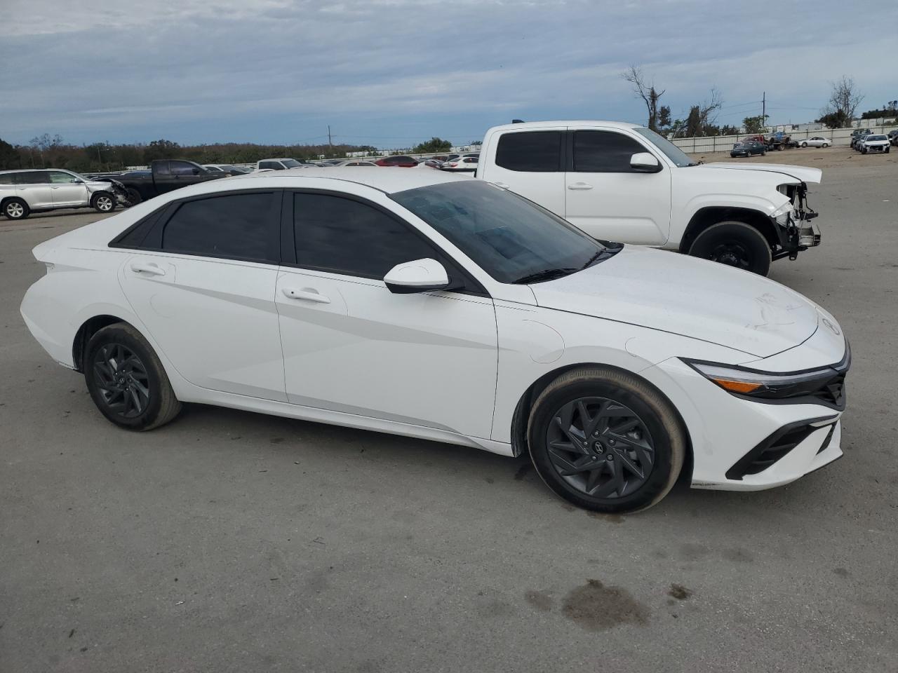 2024 HYUNDAI ELANTRA SEL VIN:KMHLM4DGXRU685903