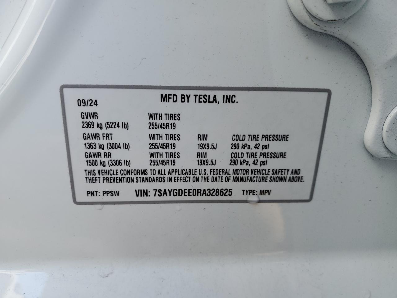 2024 TESLA MODEL Y  VIN:7SAYGDEE0RA328625