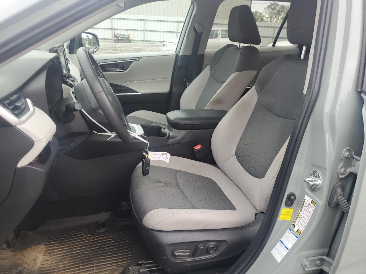 2022 TOYOTA RAV4 XLE VIN:4T3RWRFV8NU052945