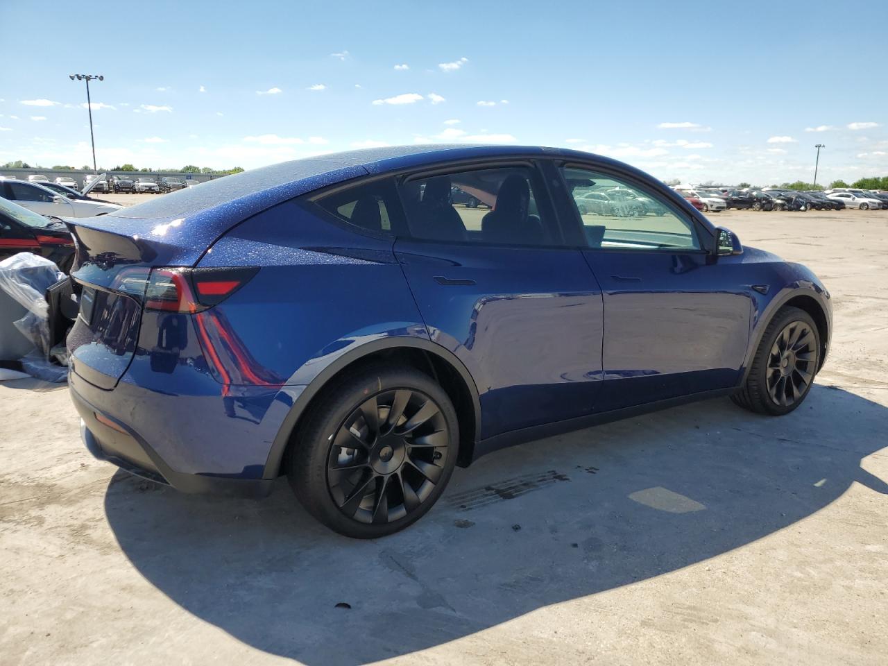 2024 TESLA MODEL Y  VIN:7SAYGDED7RF044189