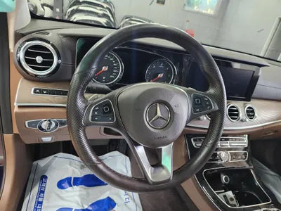2018 Mercedes-Benz E 220 VIN: