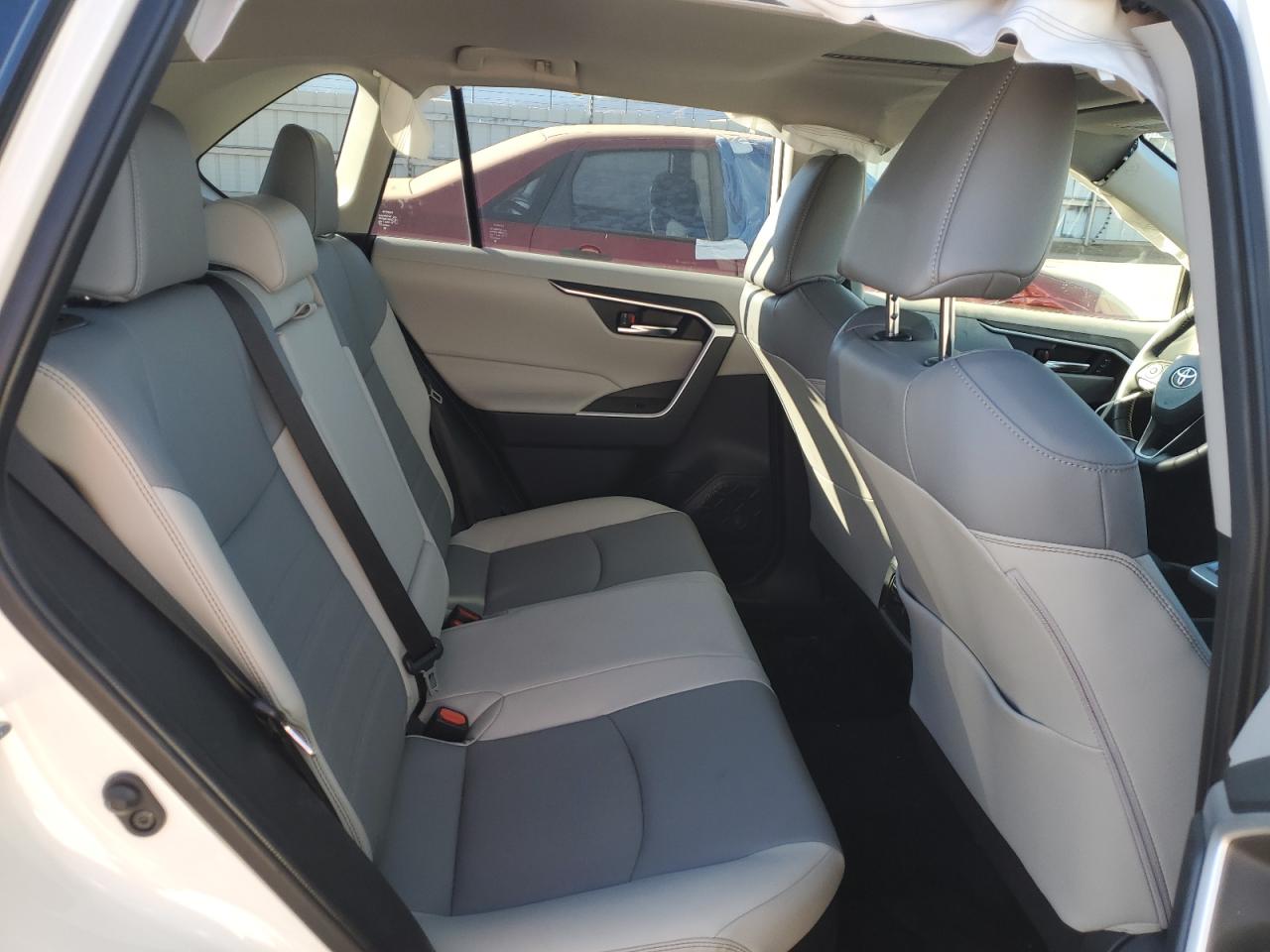 2022 TOYOTA RAV4 XLE PREMIUM VIN:JTMB6RFV7NJ015093