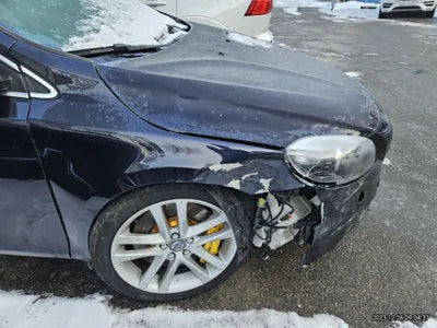 2016 Volvo V40 YV1MVA8KDG2303186 VIN:YV1MVA8KDG2303186