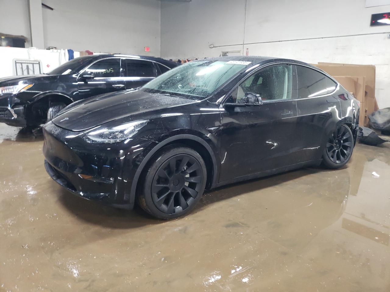2024 TESLA MODEL Y  VIN:7SAYGAEE9RF111091