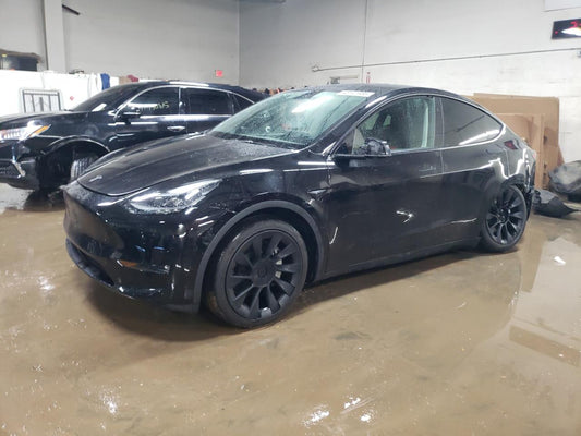 2024 TESLA MODEL Y  VIN:7SAYGAEE9RF111091