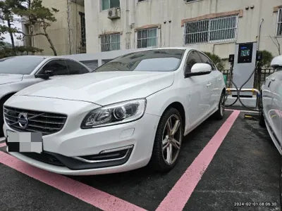 2017 Volvo S60 VIN: