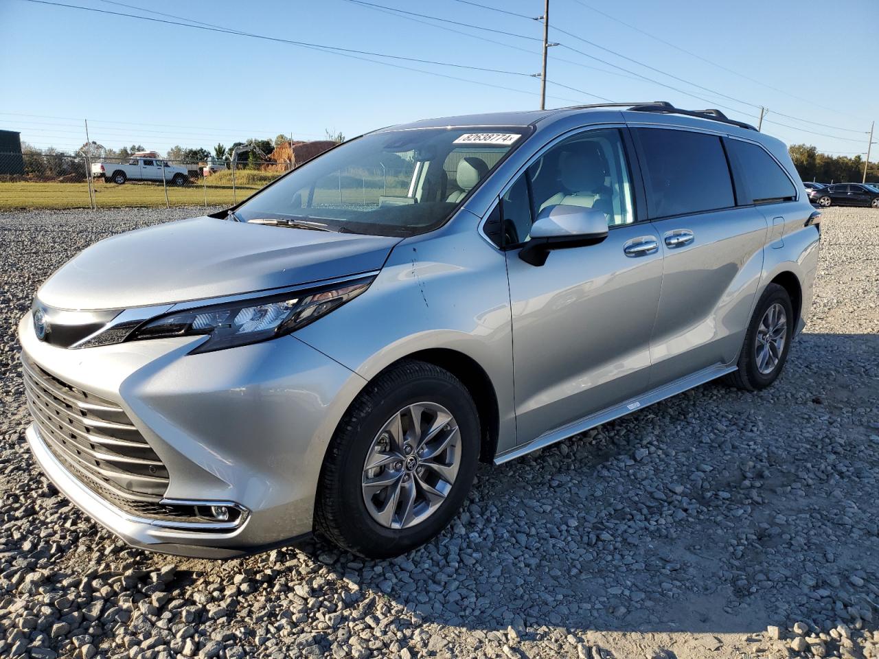 2024 TOYOTA SIENNA XLE VIN:5TDYRKEC3RS182083