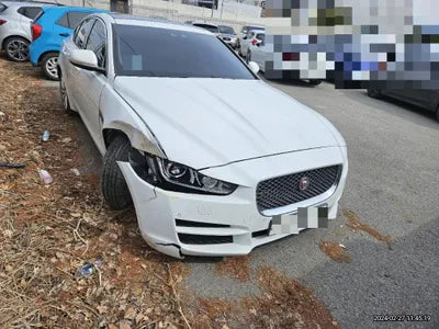 2016 Jaguar XE VIN: