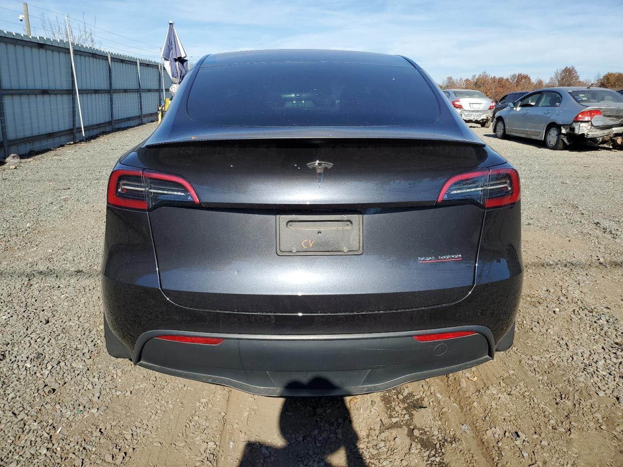 2024 TESLA MODEL Y  VIN:7SAYGDEF3RF021722