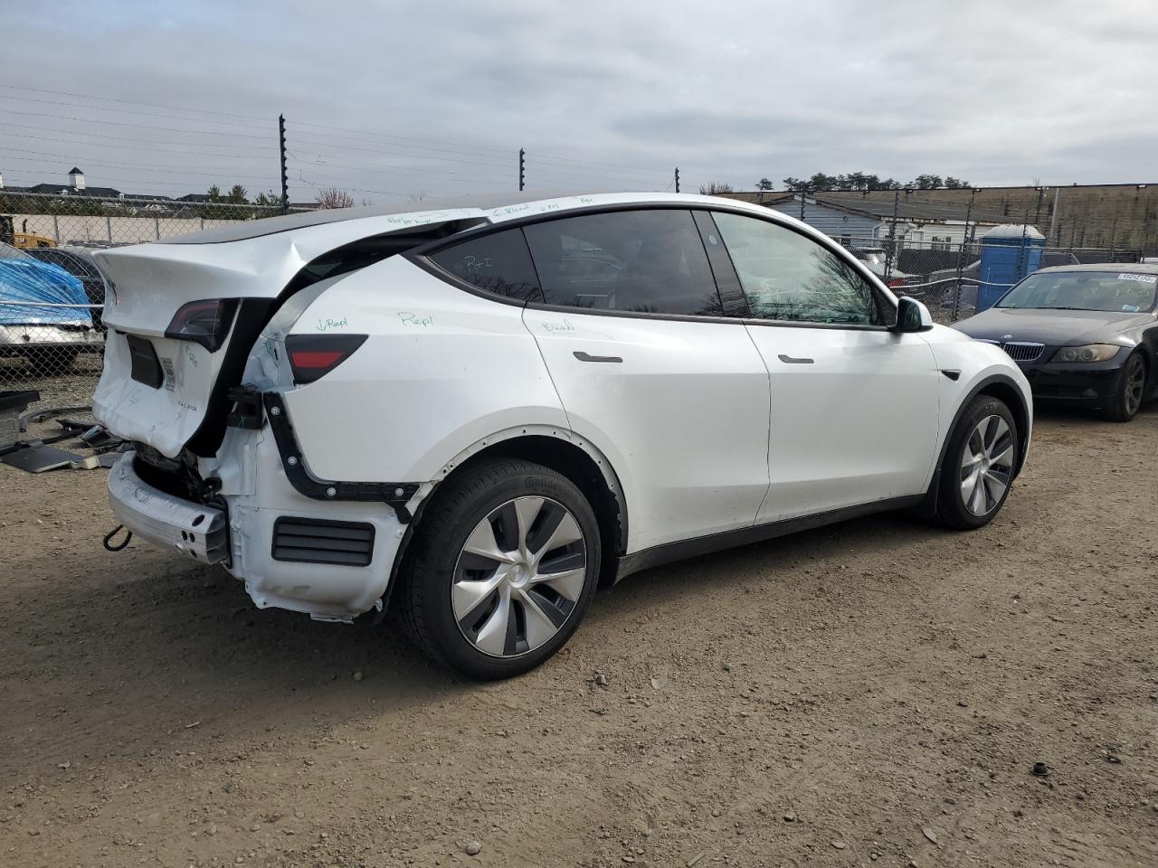 2023 TESLA MODEL Y  VIN:7SAYGDEE6PF836551