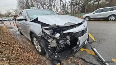 2016 Kia K5 KNAGU416BGA053303 VIN:KNAGU416BGA053303