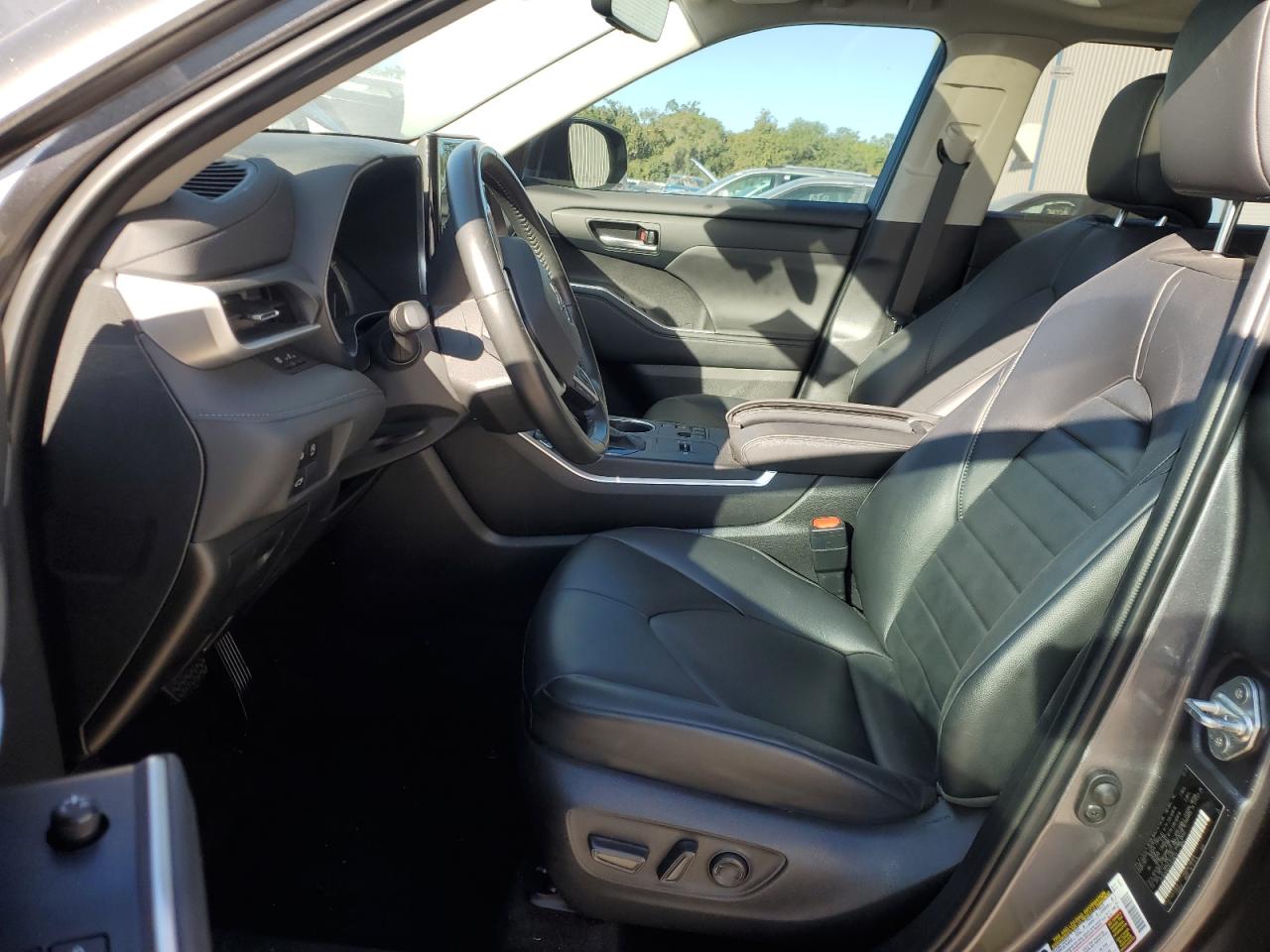 2024 TOYOTA HIGHLANDER LE VIN:5TDKDRAH2RS529417