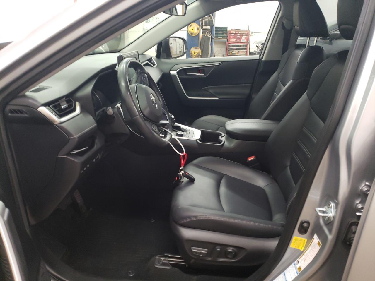 2022 TOYOTA RAV4 XLE PREMIUM VIN:JTMB6RFV7ND054247