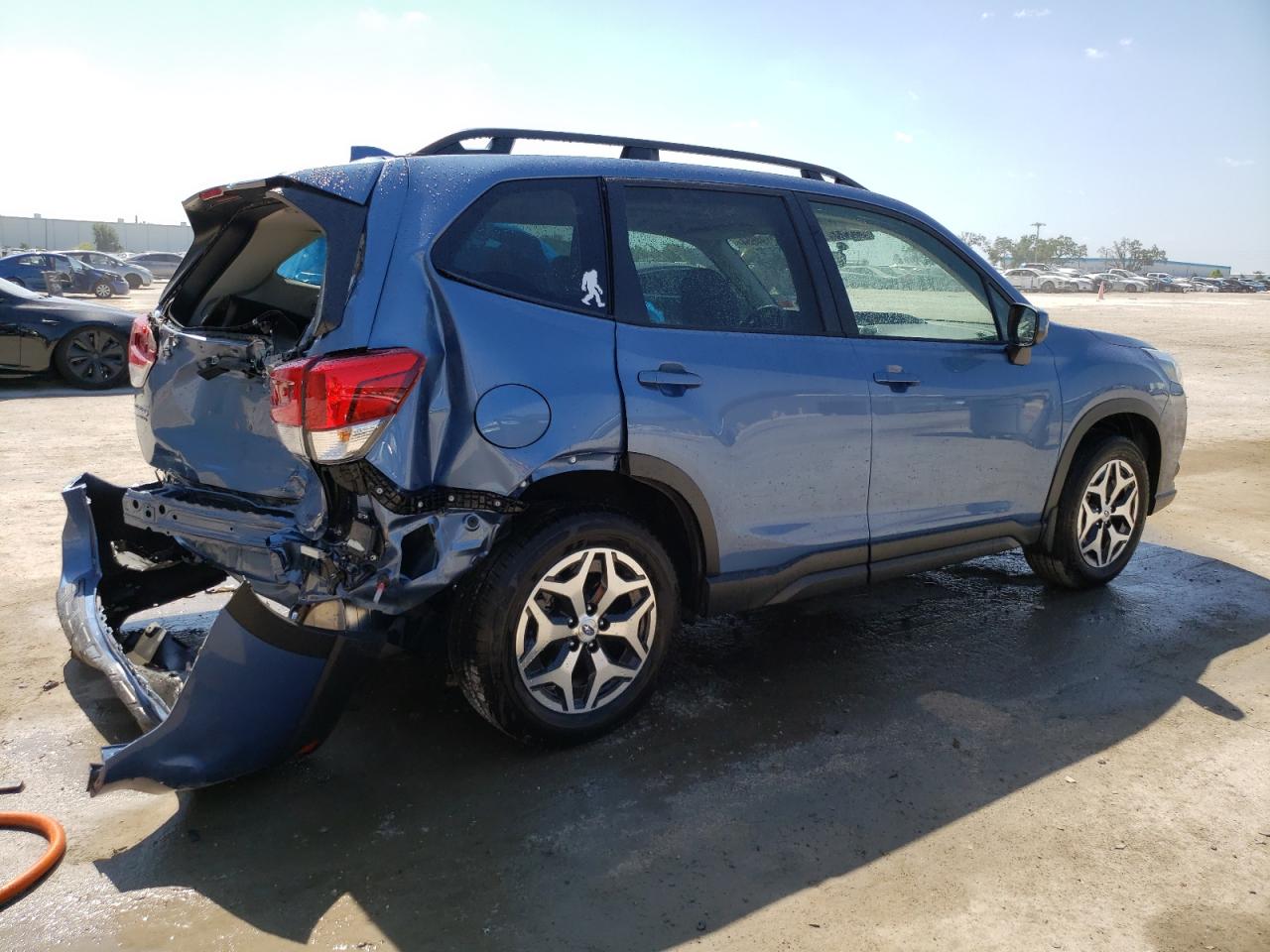 2023 SUBARU FORESTER PREMIUM VIN:JF2SKAEC0PH528145