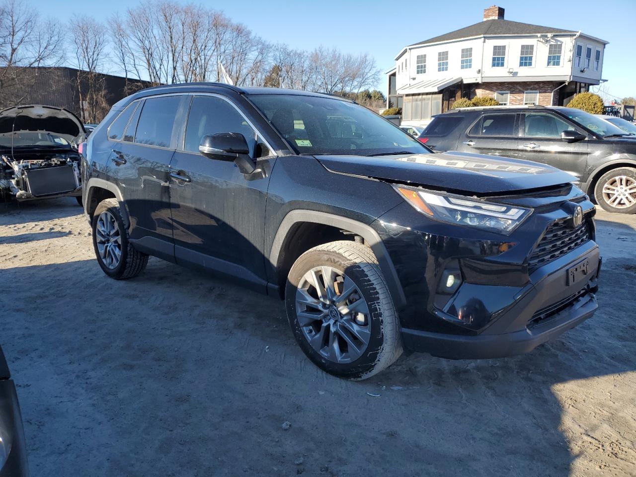 2023 TOYOTA RAV4 XLE PREMIUM VIN:JTMA1RFV4PD102526