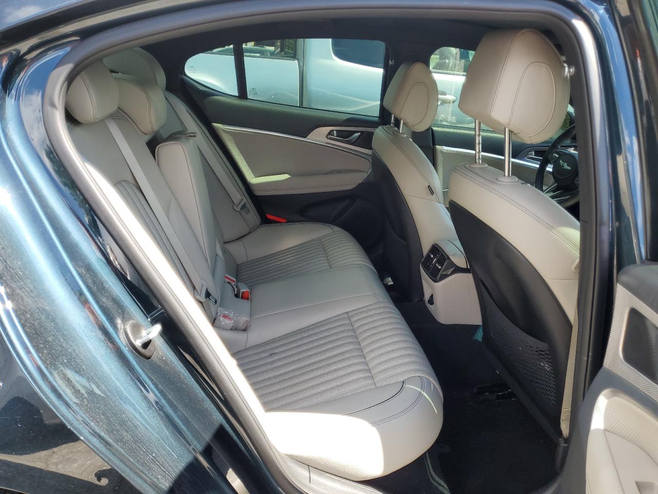 2022 GENESIS G70 BASE VIN:KMTG34TA9NU091742