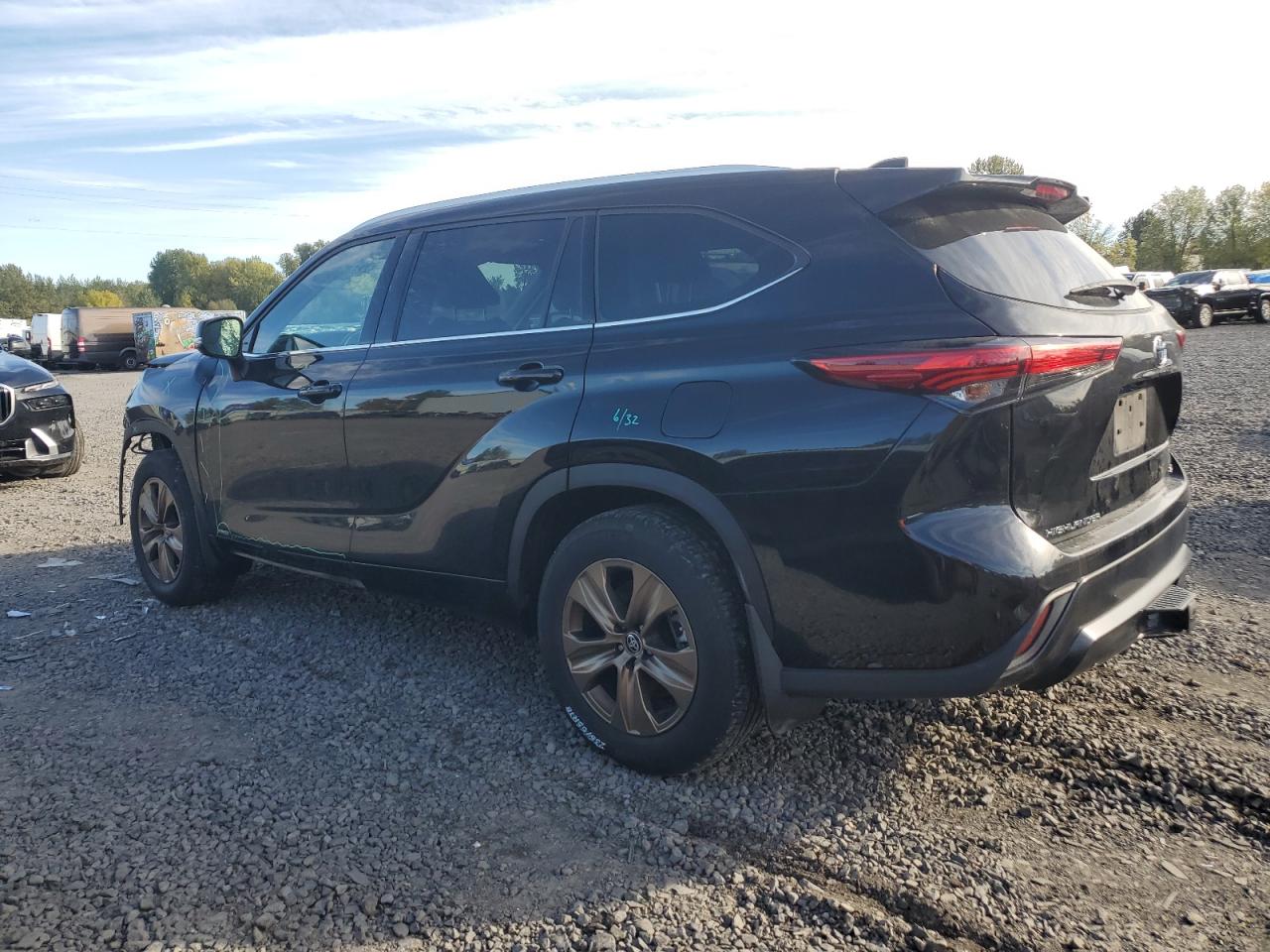 2022 TOYOTA HIGHLANDER HYBRID XLE VIN:5TDABRCH4NS541691