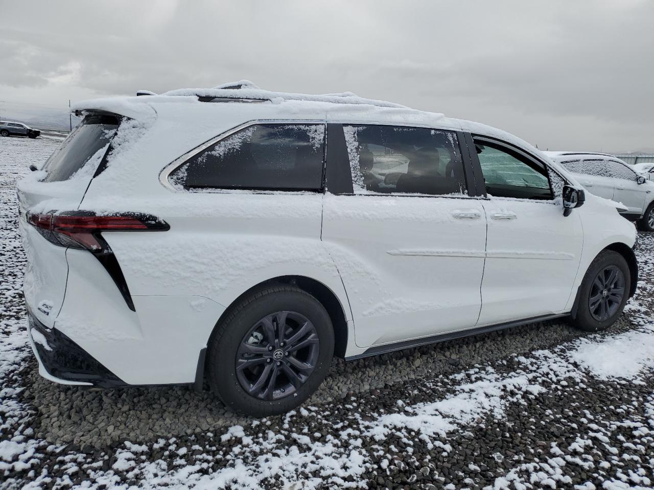 2024 TOYOTA SIENNA XSE VIN:5TDDSKFC6RS134000