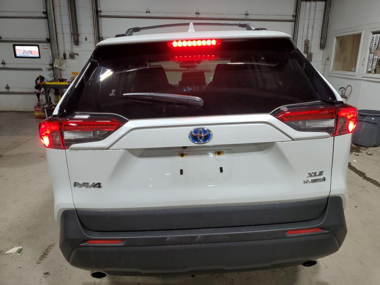2024 TOYOTA RAV4 XLE PREMIUM VIN:JTMB6RFV8RJ043054