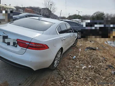 2016 Jaguar XE VIN: