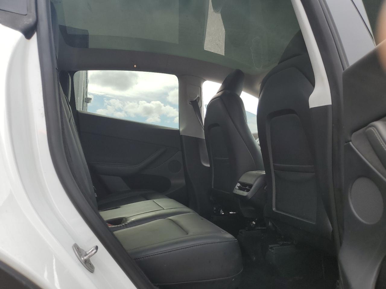 2023 TESLA MODEL Y  VIN:7SAYGDEF2PA049599
