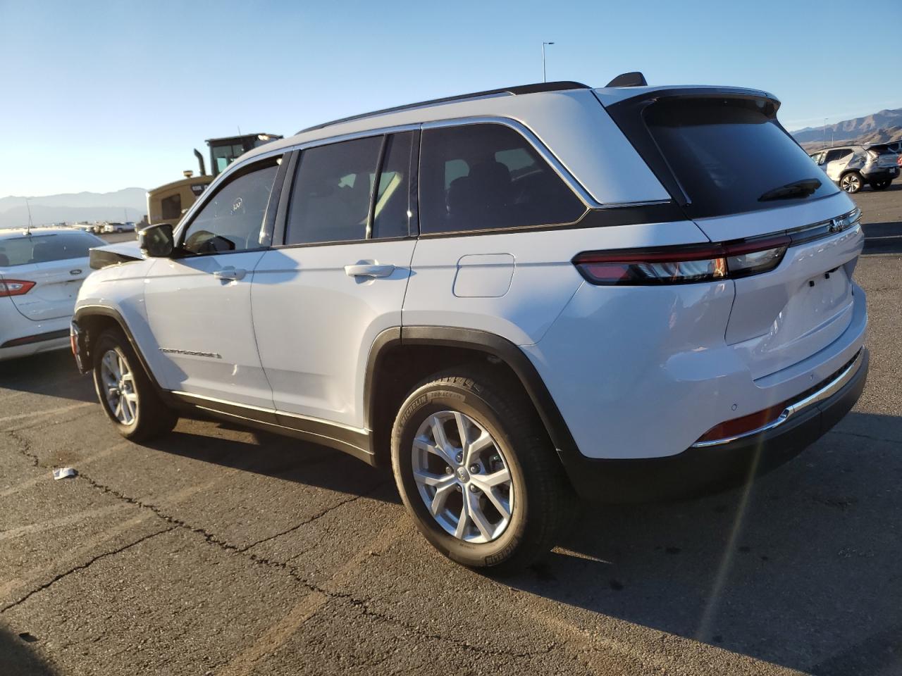 2023 JEEP GRAND CHEROKEE LIMITED VIN:1C4RJGBG0PC563887
