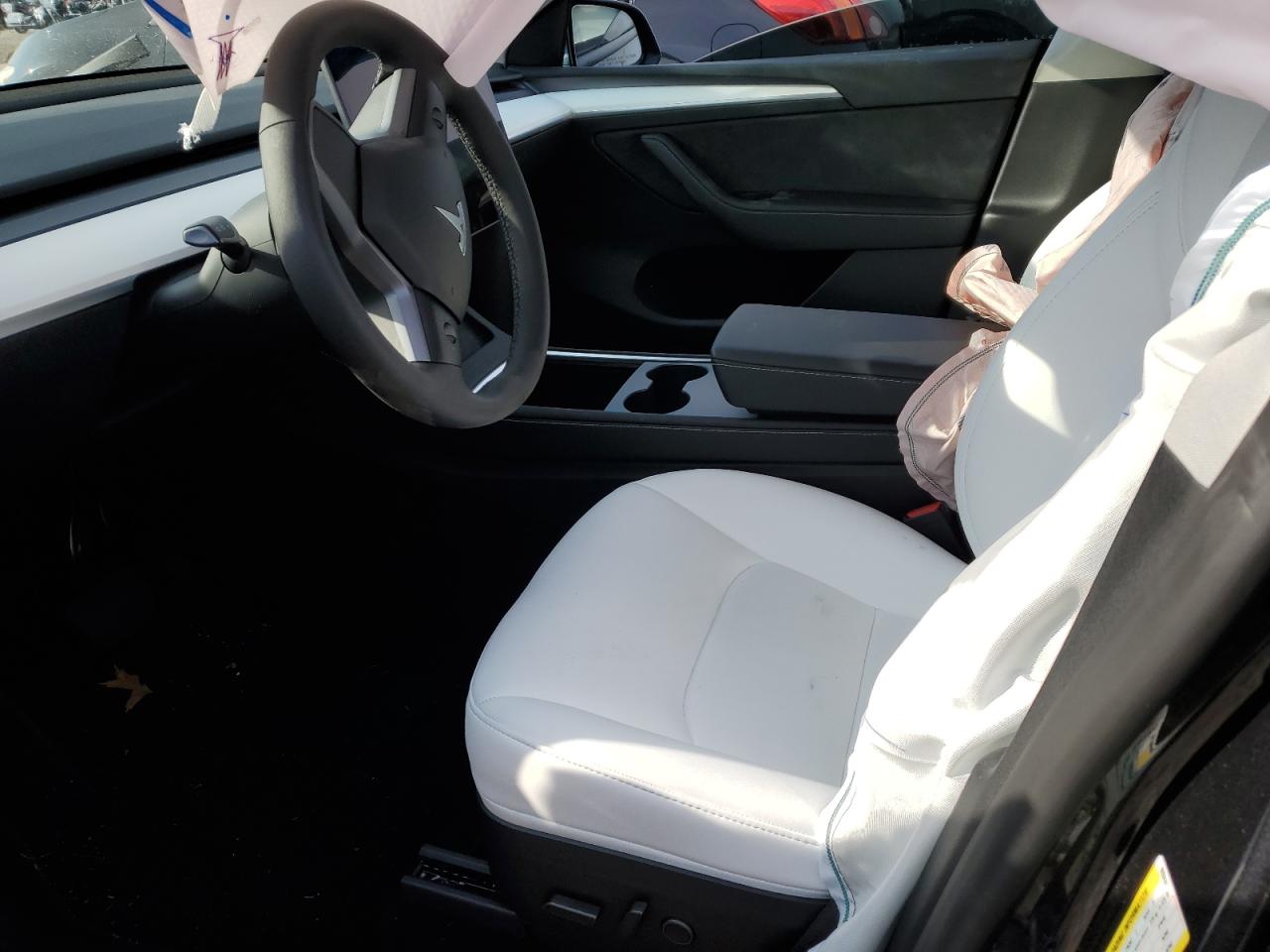 2024 TESLA MODEL Y  VIN:7SAYGDEE5RF995614