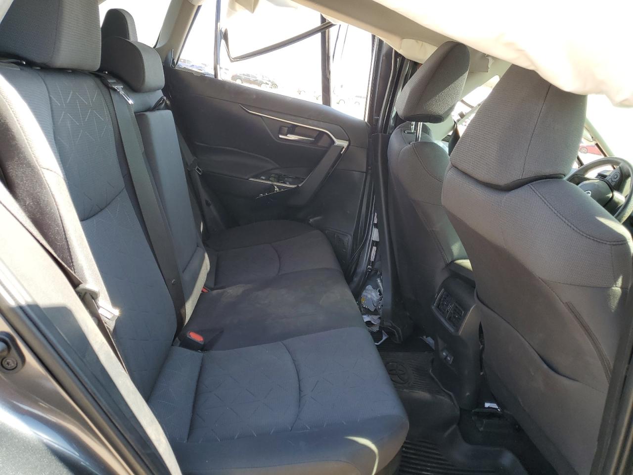2022 TOYOTA RAV4 XLE VIN:JTMRWRFV9ND158057