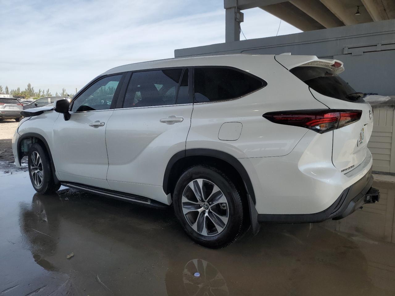 2024 TOYOTA HIGHLANDER LE VIN:5TDKDRAH9RS053120